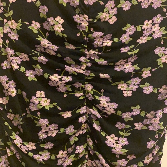 Floral Cinched Top - Picture 3 of 3